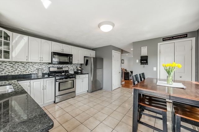 72 Norwich Rd, Brockton, MA 02302