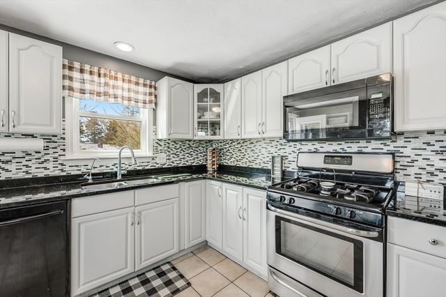 72 Norwich Rd, Brockton, MA 02302