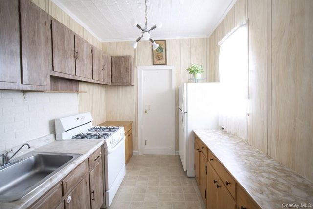 232 N Henry Street, Brooklyn, NY 11222