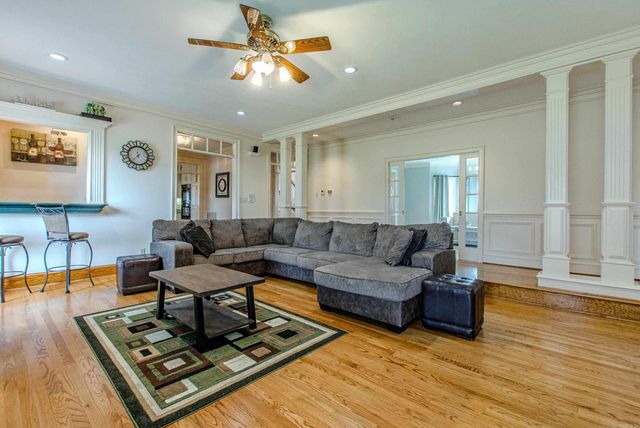 1 Club Manor Drive, Maumelle, AR 72113