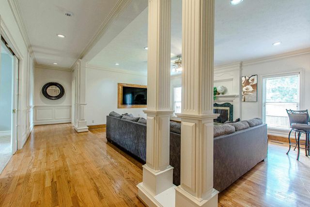 1 Club Manor Drive, Maumelle, AR 72113