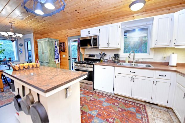 47 Walnut Cove Road, Blairsville, GA 30512