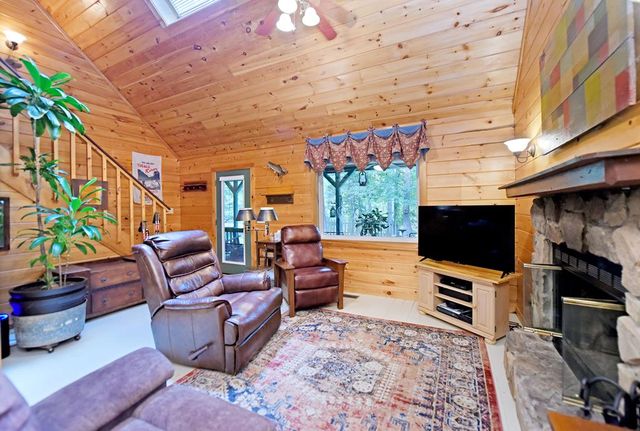 47 Walnut Cove Road, Blairsville, GA 30512
