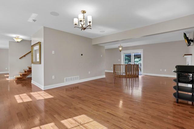 7977 Harlem Road, Westerville, OH 43081