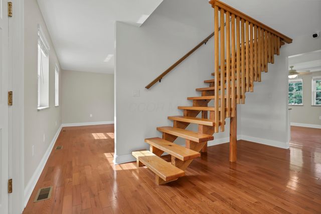 7977 Harlem Road, Westerville, OH 43081