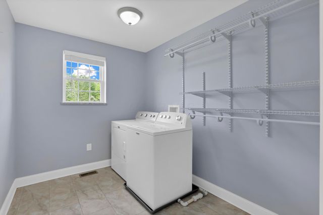 7977 Harlem Road, Westerville, OH 43081