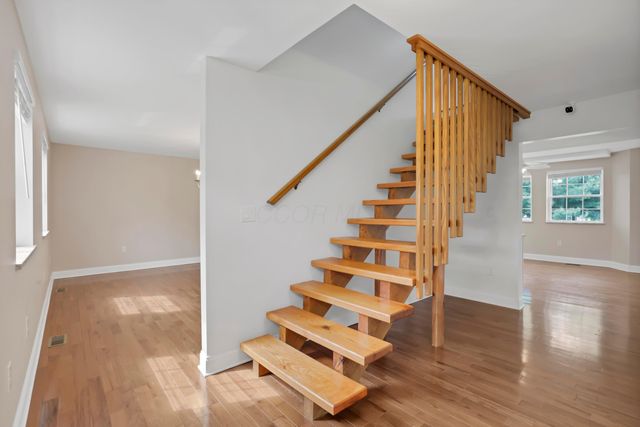 7977 Harlem Road, Westerville, OH 43081