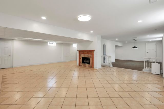 7977 Harlem Road, Westerville, OH 43081