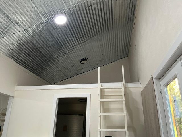 468 East Onalaska Drive E, Onalaska, TX 77360