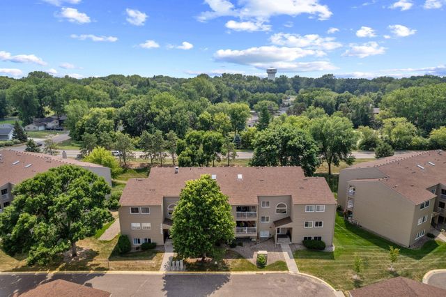 1225 Ferndale Street N B18, Maplewood, MN 55119