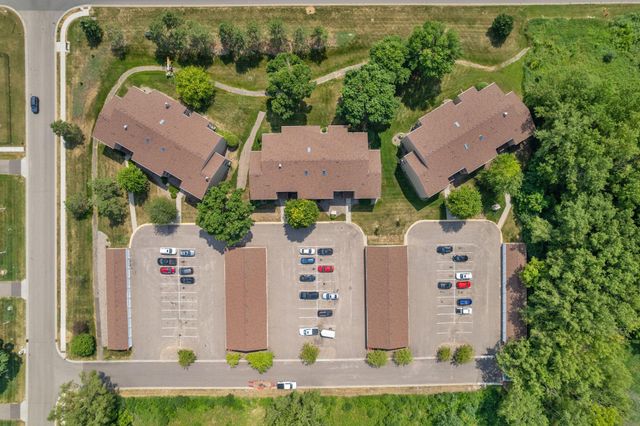 1225 Ferndale Street N B18, Maplewood, MN 55119