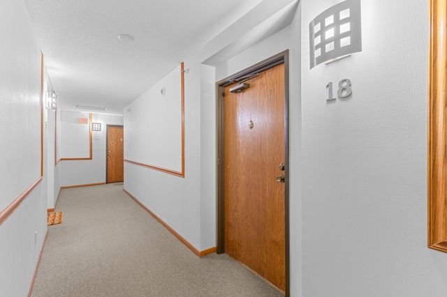 1225 Ferndale Street N B18, Maplewood, MN 55119