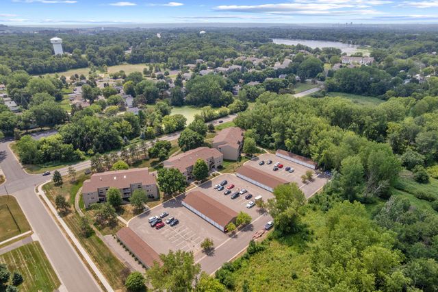 1225 Ferndale Street N B18, Maplewood, MN 55119