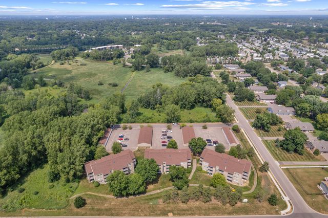 1225 Ferndale Street N B18, Maplewood, MN 55119