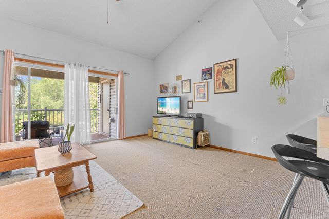 1225 Ferndale Street N B18, Maplewood, MN 55119