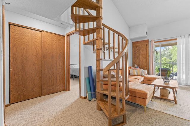 1225 Ferndale Street N B18, Maplewood, MN 55119