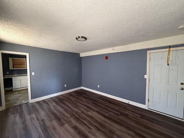464 Central St 1L, Lowell, MA 01852