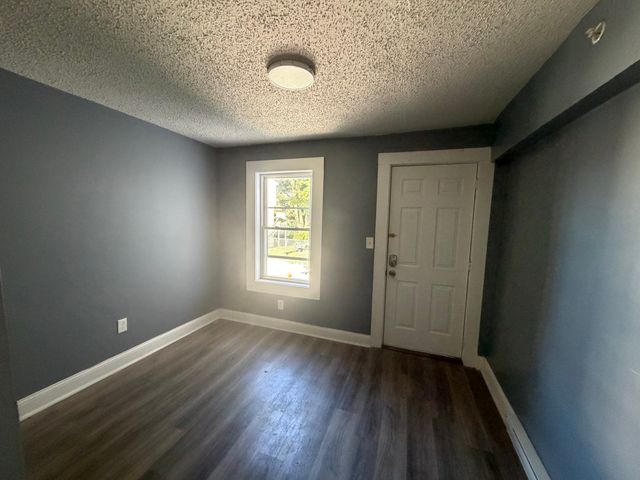 464 Central St 1L, Lowell, MA 01852