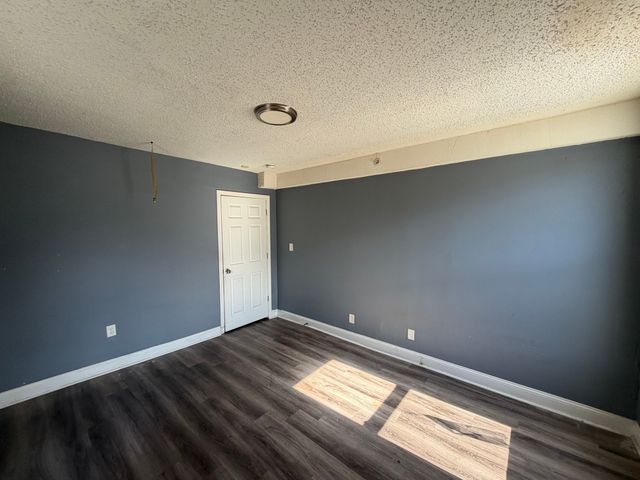 464 Central St 1L, Lowell, MA 01852