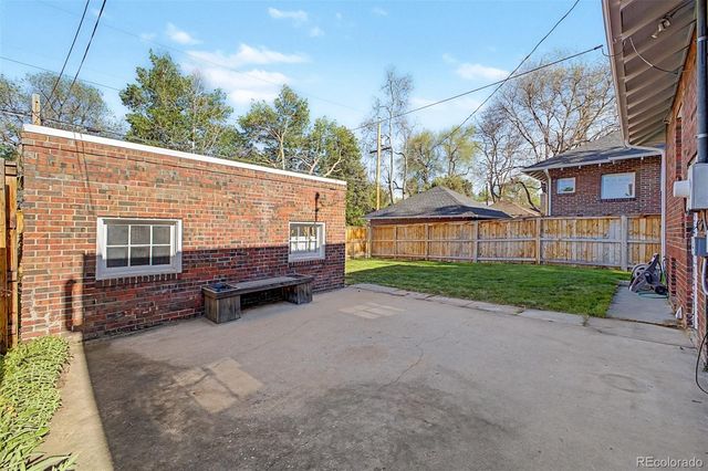 850 Adams Street, Denver, CO 80206