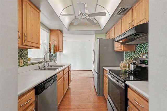 2815 LINDEN TREE STREET, Seffner, FL 33584