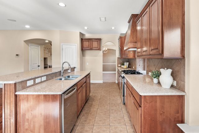 1312 Sea Pines Drive, Savannah, TX 76227