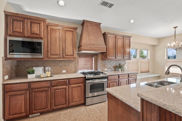 1312 Sea Pines Drive, Savannah, TX 76227