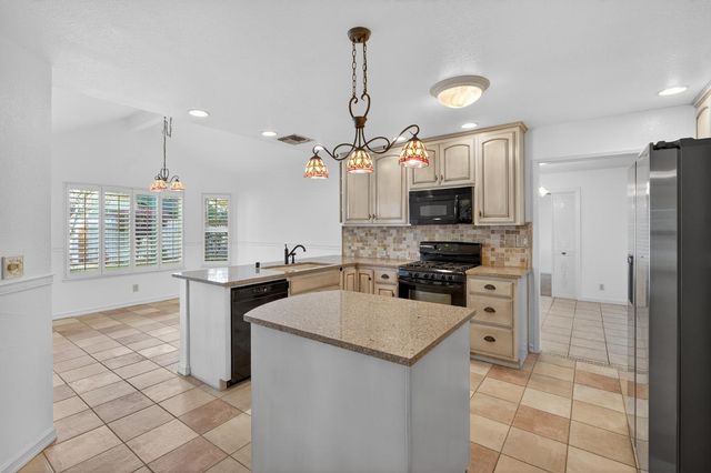 7535 Wynndel Way, Elk Grove, CA 95758