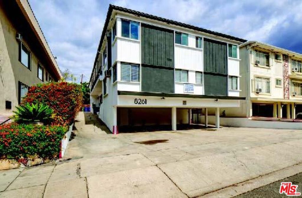8261 Norton Avenue, Los Angeles, CA 90046 — photo 2