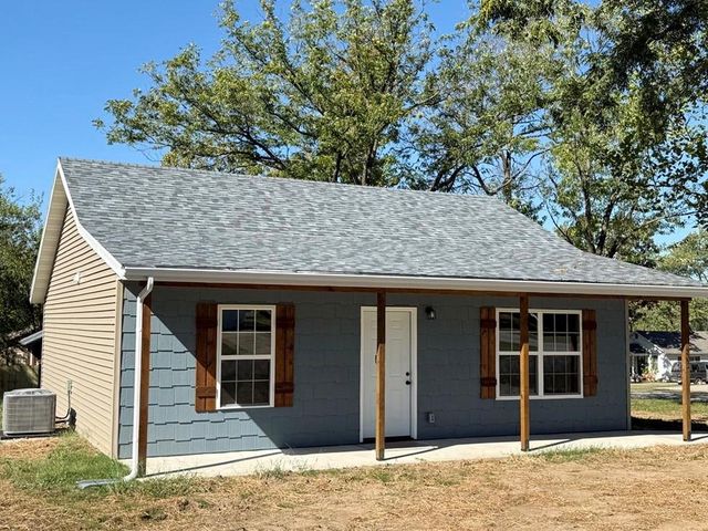 904 S Kirkpatrick Street, El Dorado Springs, MO 64744