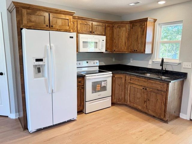 904 S Kirkpatrick Street, El Dorado Springs, MO 64744