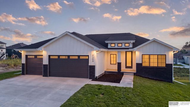 4509 N 213th Street, Elkhorn, NE 68022