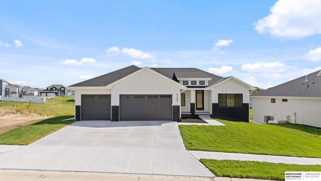 4509 N 213th Street, Elkhorn, NE 68022