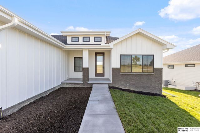 4509 N 213th Street, Elkhorn, NE 68022
