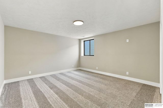 4509 N 213th Street, Elkhorn, NE 68022