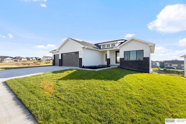 4509 N 213th Street, Elkhorn, NE 68022