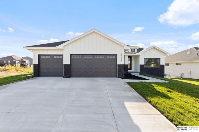 4509 N 213th Street, Elkhorn, NE 68022