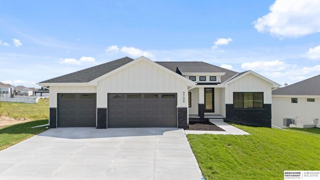 4509 N 213th Street, Elkhorn, NE 68022