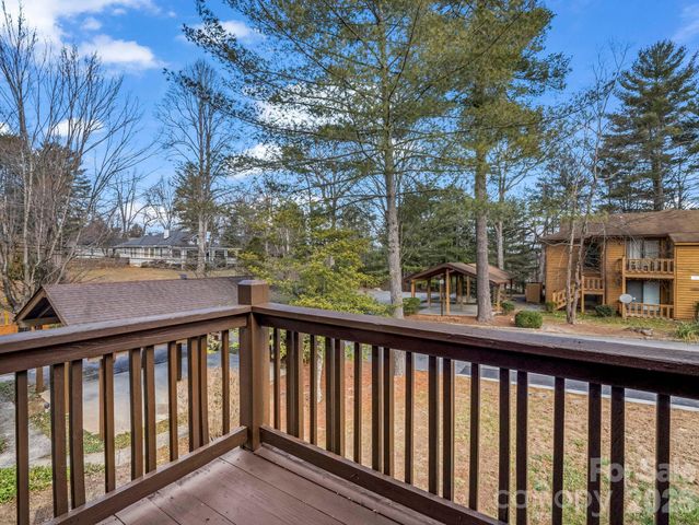 520 Courtwood Lane 8, Hendersonville, NC 28739