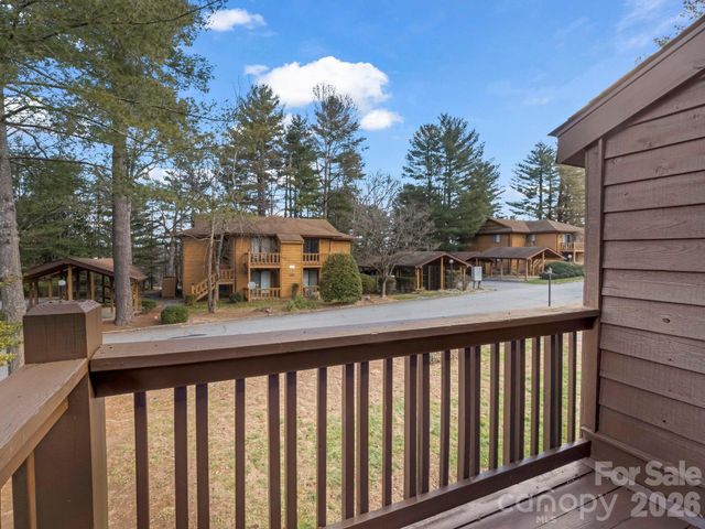 520 Courtwood Lane 8, Hendersonville, NC 28739