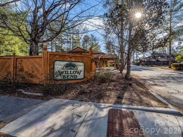 520 Courtwood Lane 8, Hendersonville, NC 28739