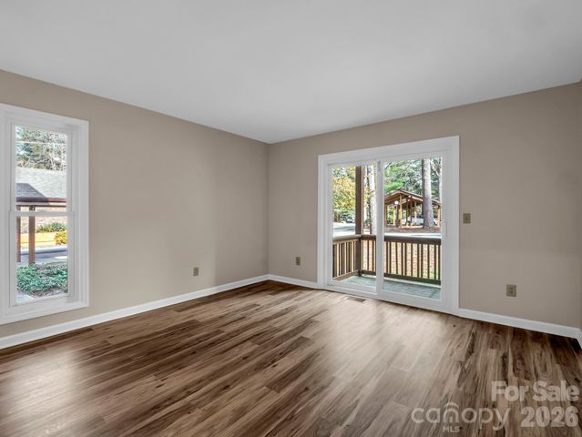 520 Courtwood Lane 8, Hendersonville, NC 28739