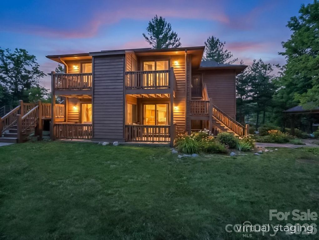 520 Courtwood Lane 8, Hendersonville, NC 28739