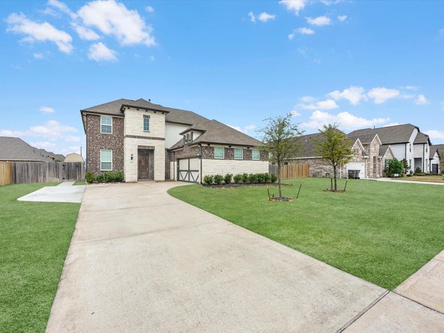 11811 St Augustine Drive, Mont Belvieu, TX 77535