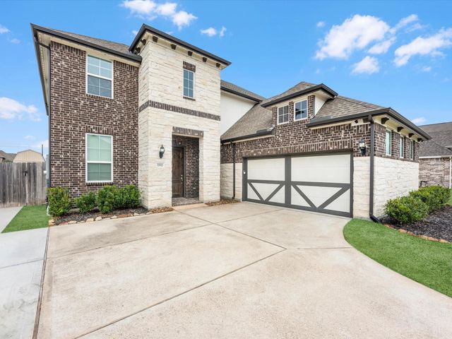 11811 St Augustine Drive, Mont Belvieu, TX 77535