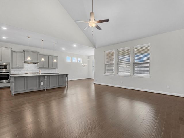 11811 St Augustine Drive, Mont Belvieu, TX 77535