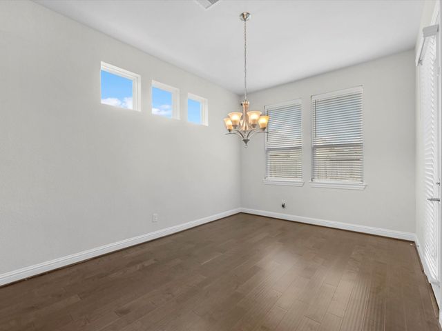 11811 St Augustine Drive, Mont Belvieu, TX 77535