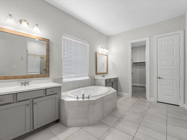 11811 St Augustine Drive, Mont Belvieu, TX 77535