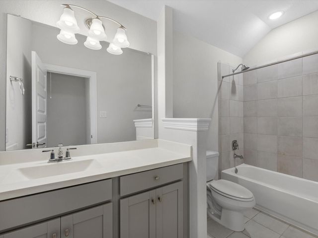 11811 St Augustine Drive, Mont Belvieu, TX 77535