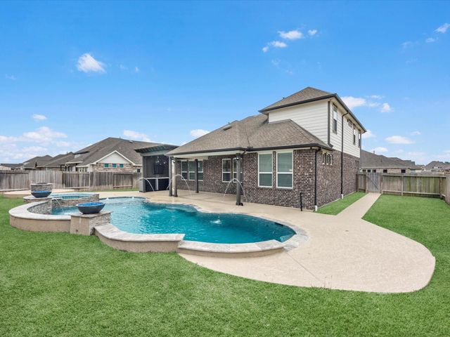 11811 St Augustine Drive, Mont Belvieu, TX 77535